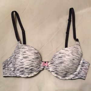 Victoria’s Secret White and Gray Cotton Bra